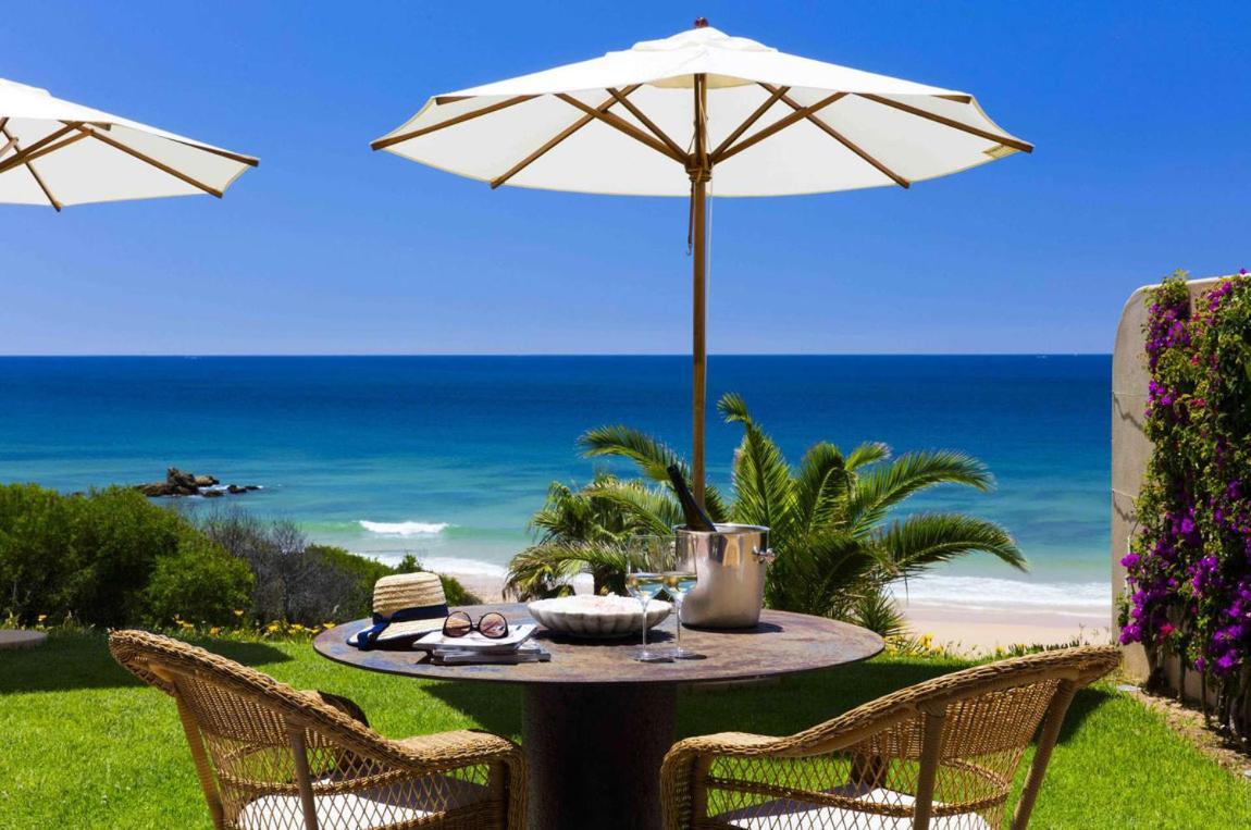 Beach Villa With Ocean View And Rooftop Cinema Гия Екстериор снимка